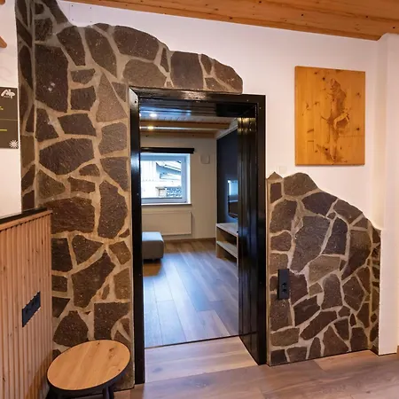 Alp Apartment *